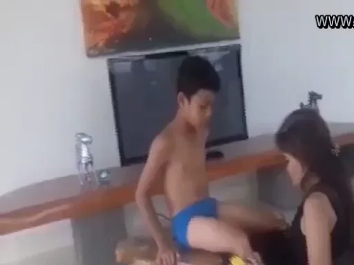 মা তার সন্তানকে দিয়ে চুদাচ্ছে